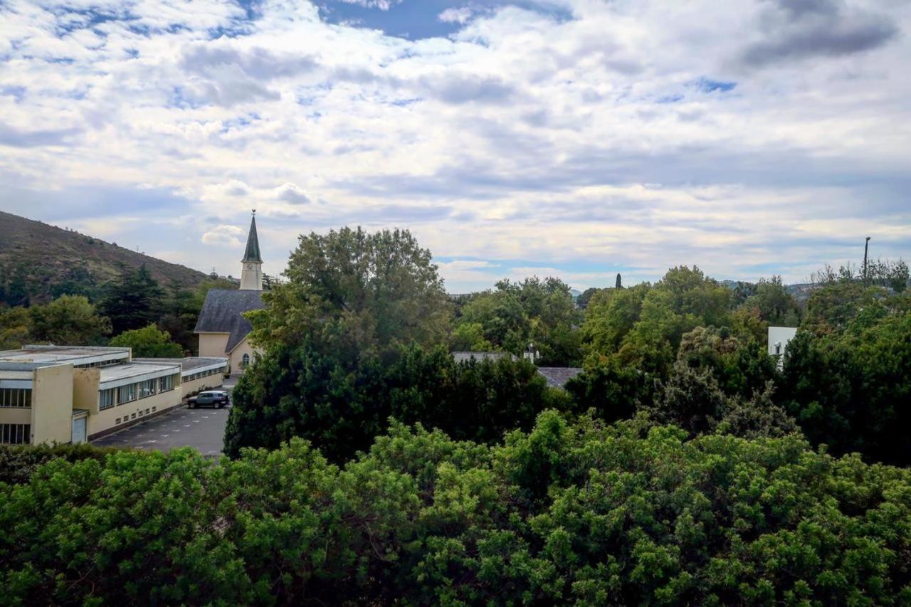 Quiet Hidden Gem In Historic Stellenboschアパートメント エクステリア 写真